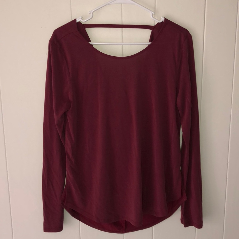 Long sleeve maroon top